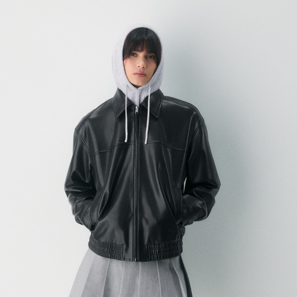 Aritzia Sunday Best Ribbed Hood! - Picture 4 of 7